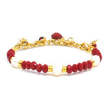 Cargar imagen en el visor de la galería, Pulsera Dorada Perlas Piedras Rojas Dijes Dama