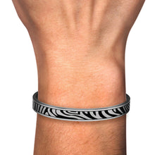 Cargar imagen en el visor de la galería, Pulsera Brazalete Textura De Cebra Acero Inoxidable Dama