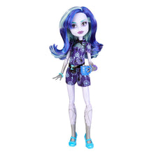 Cargar imagen en el visor de la galería, Monster High Coffin Bean Twyla Doll Mattel