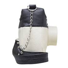 Cargar imagen en el visor de la galería, Bolsa Cartera Diseño de Cámara 3D Cuadrada Negro Blanco