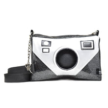 Cargar imagen en el visor de la galería, Conjunto Bolsa Cartera Cámara 3D Rectangular Negro Brillante y Zapatos Tenis Negros
