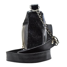 Cargar imagen en el visor de la galería, Conjunto Bolsa Cartera Cámara 3D Rectangular Negro Brillante y Zapatos Tenis Negros