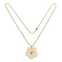 Cargar imagen en el visor de la galería, Collar Cadena Dorado Dije Flor de Concha Acero Inoxidable