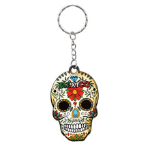 Cargar imagen en el visor de la galería, 6 Llaveros MDF Artesanales Diseños Varios Calaveras