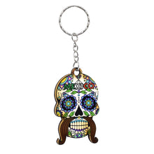 Cargar imagen en el visor de la galería, 6 Llaveros MDF Artesanales Diseños Varios Calaveras